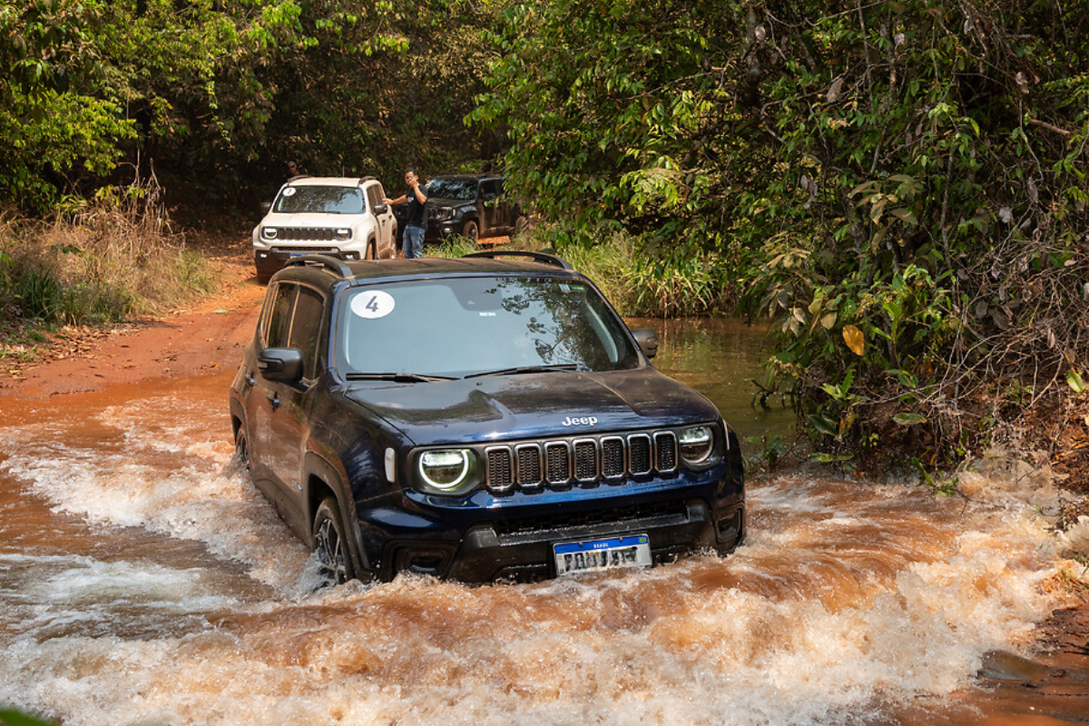 MP de Minas multa a FCA em R$ 11,5 milhões por defeito no trocador de calor do câmbio do Renegade anterior a 2018; a empresa diz que é falta de manutenção