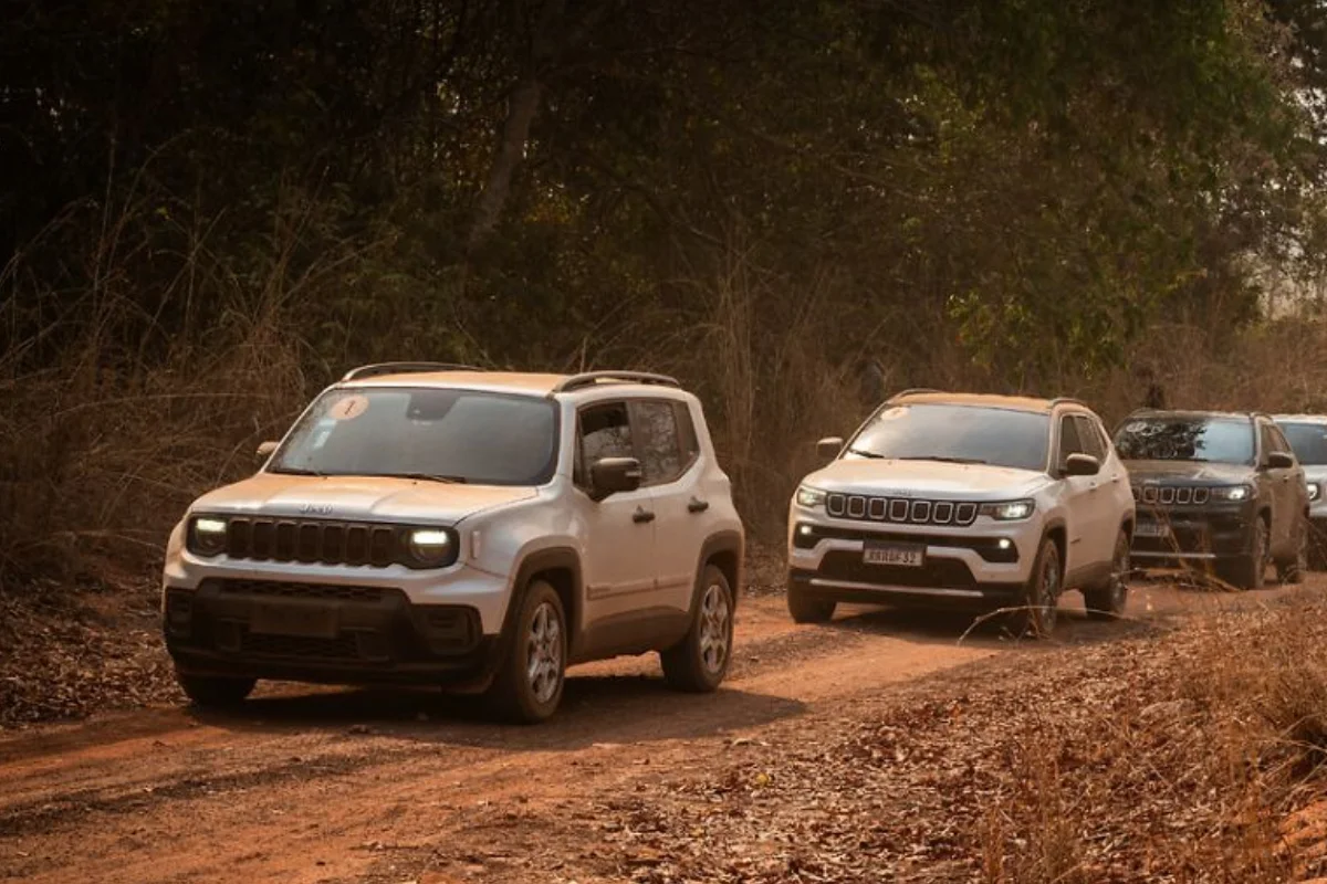 Compass 2.0 e Renegade 1.8 usados a Jeep diz que a caixa automática é livre de manutenção, mas oficinas cobram de R$ 1.400 a R$ 2.900 pela troca